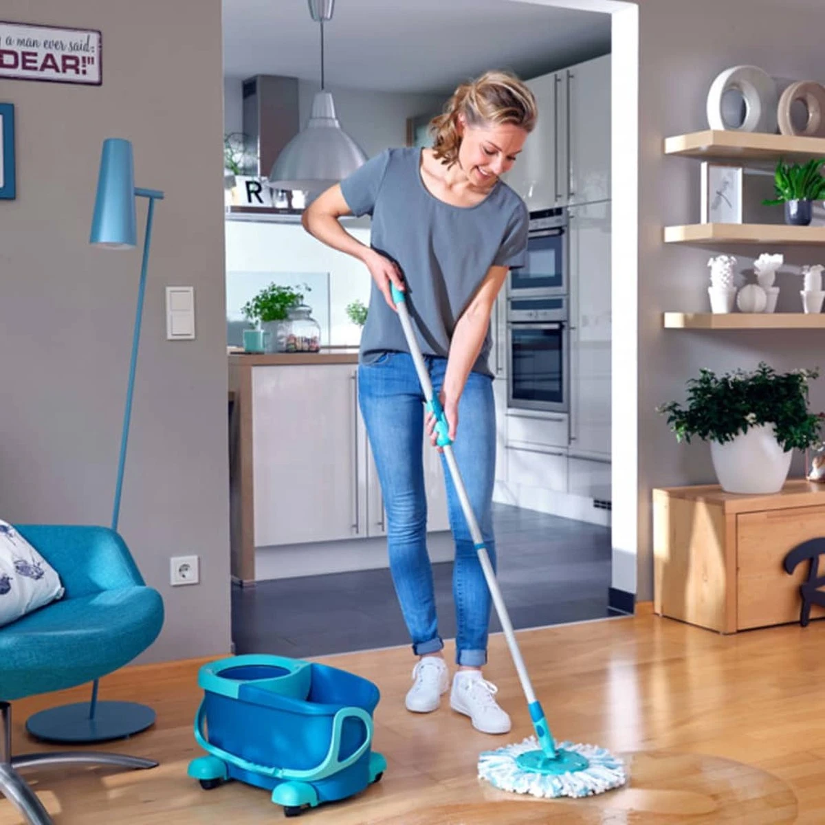 Leifheit Clean Twist Disc Mop Ergo - Dweil Set Compleet Systeem Met Wieltjes - 6 Liter 14 Leifheit Clean Twist Disc Mop Ergo - Dweil Set Compleet Systeem Met Wieltjes - 6 Liter - Afbeelding 12