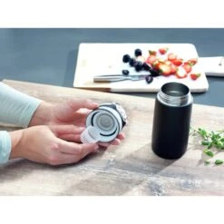 Leifheit 3243 Flip Isoleerbeker 350 Ml Zwart 8 Leifheit 3243 Flip Isoleerbeker 350 Ml Zwart -Leifheit Verkaufsgeschäft 4006501032430 2